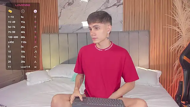 Snapshot of DustinLevine chatting on 02.26.26 DustinLevine online show from 02.26.26