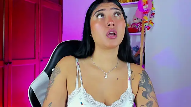 Snapshot of eymy-hadid chatting on 10.10.25 eymy-hadid online show from 10.10.25