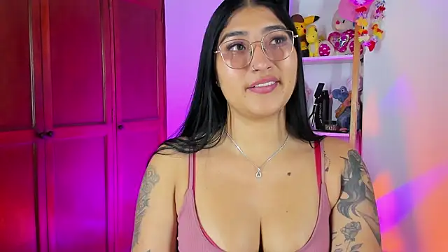 Snapshot of eymy-hadid chatting on 10.20.25 eymy-hadid online show from 10.20.25