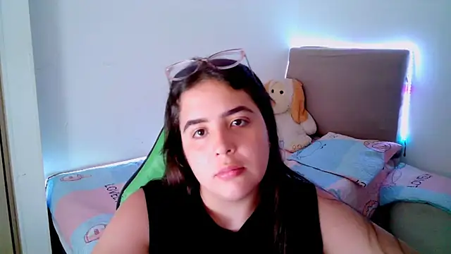 Snapshot of _alicia_z chatting on 02.19.25 alicia z online show from 02.19.25