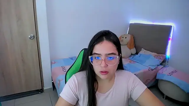 Snapshot of _alicia_z chatting on 02.25.25 alicia z online show from 02.25.25