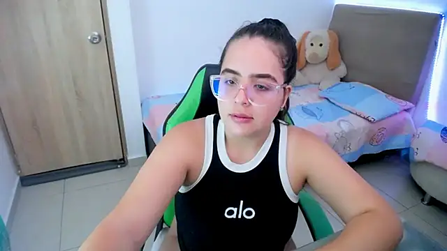 Snapshot of _alicia_z chatting on 02.26.25 alicia z online show from 02.26.25