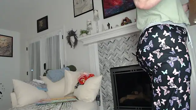 AuroraWillows online show from 10.26.25