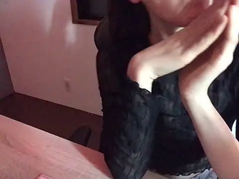 Snapshot of YumieCp chatting on 02.23.25 YumieCp online show from 02.23.25