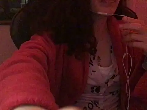 Snapshot of YumieCp chatting on 02.25.25 YumieCp online show from 02.25.25