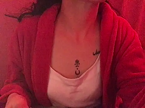 Snapshot of YumieCp chatting on 03.04.25 YumieCp online show from 03.04.25