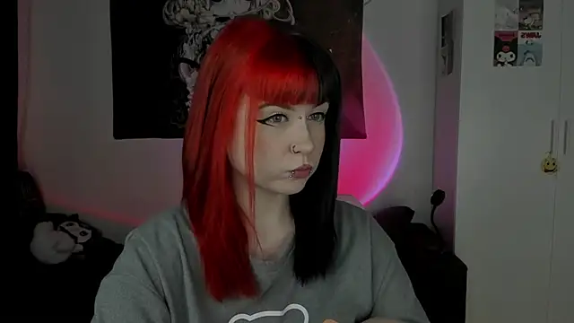 Snapshot of t0riayun0 chatting on 03.17.25 t0riayun0 online show from 03.17.25