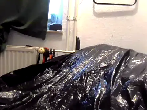 Snapshot of turnsen4y chatting on 05.10.26 turnsen4y online show from 05.10.26