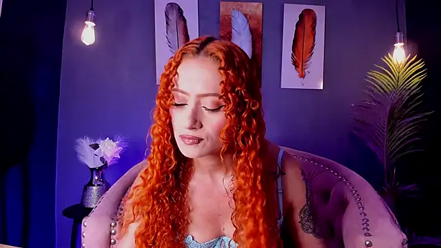 Snapshot of amy_e chatting on 04.28.26 amy e online show from 04.28.26
