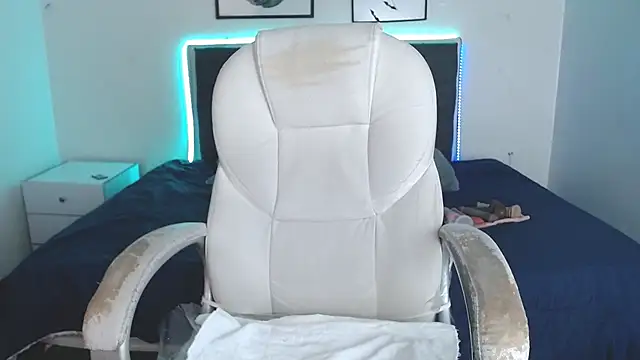 selena yourmilf online show from 11.26.25