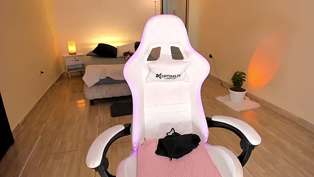 carleee winter online show from 01.12.25