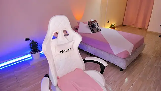 carleee winter online show from 09.12.25