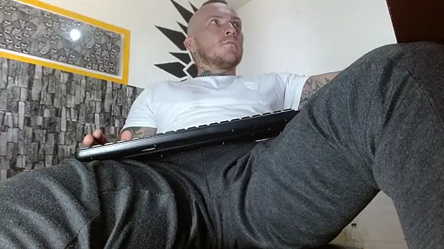 stripnolimits online show from 10.04.25