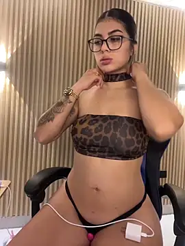 Sarasanders 4 online show from 10.22.25