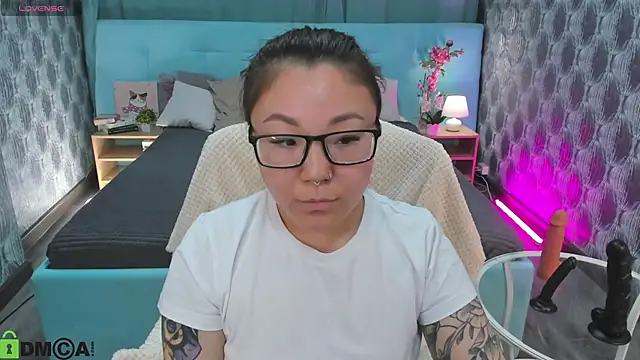 Snapshot of gentle_muse chatting on 04.19.26 gentle muse online show from 04.19.26
