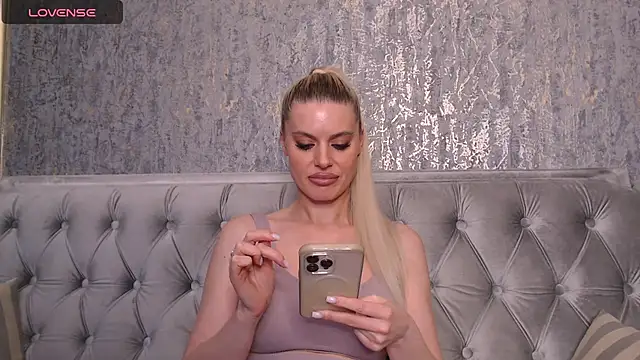 BlondieStar online show from 12.09.24