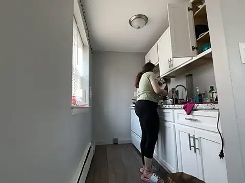 Snowbunnycake 131 online show from 11.24.25