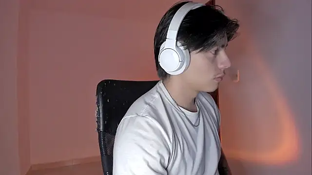 Giordano Russo online show from 10.28.25