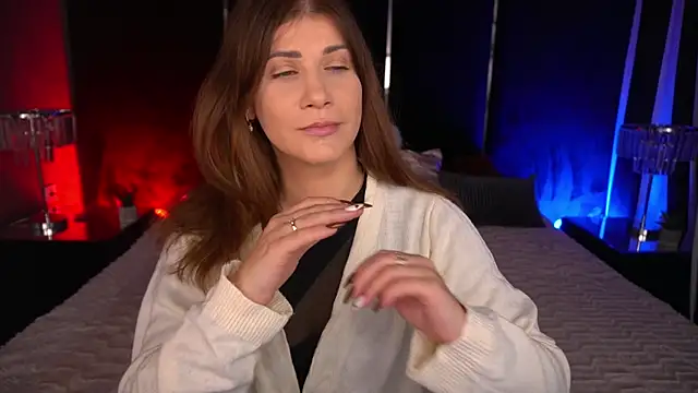 CassandraGood online show from 12.17.25