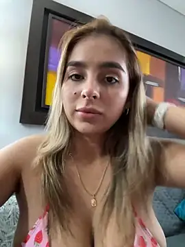 Snapshot of oriana_zoeee chatting on 12.01.24 oriana zoeee online show from 12.01.24