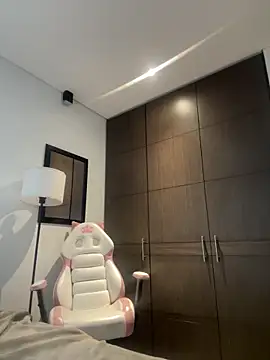 Snapshot of oriana_zoeee chatting on 12.16.24 oriana zoeee online show from 12.16.24