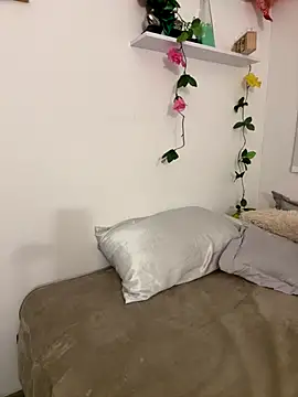 Snapshot of oriana_zoeee chatting on 10.30.25 oriana zoeee online show from 10.30.25