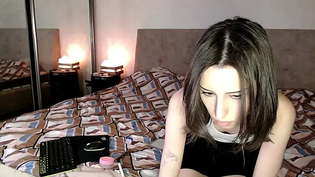 Snapshot of -Yummybabes- chatting on 05.16.26 -Yummybabes- online show from 05.16.26