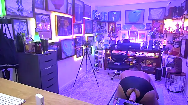 Briefs bud online show from 02.08.25