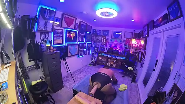 Briefs bud online show from 02.14.25