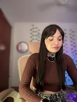 LunaXuan online show from 10.26.25