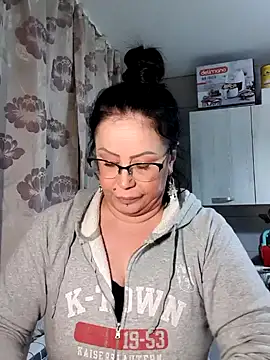 x  KHALEESI  x online show from 01.05.25