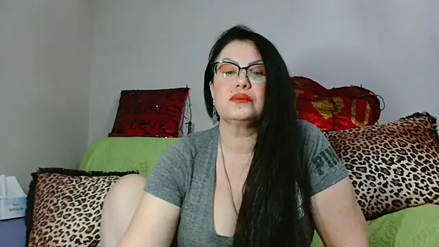 x  KHALEESI  x online show from 02.01.25