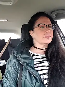 x  KHALEESI  x online show from 03.10.25