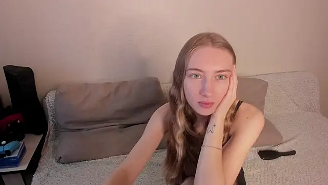 secret dreams   online show from 02.10.25