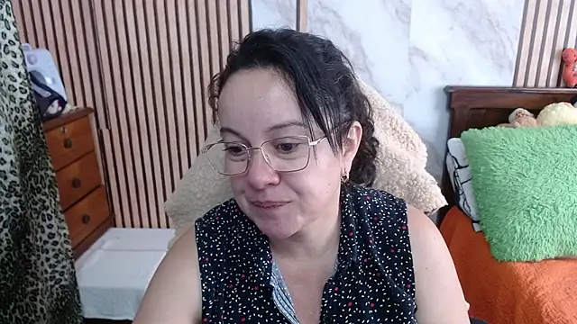 Snapshot of Sonialorens_ chatting on 09.19.25 Sonialorens  online show from 09.19.25