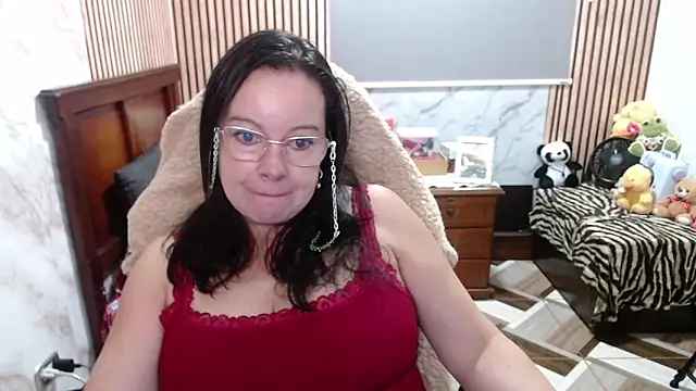 Snapshot of Sonialorens_ chatting on 04.20.26 Sonialorens online show from 04.20.26