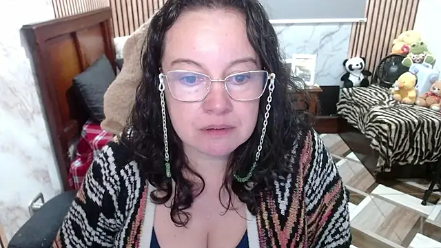 Snapshot of Sonialorens_ chatting on 04.21.26 Sonialorens online show from 04.21.26