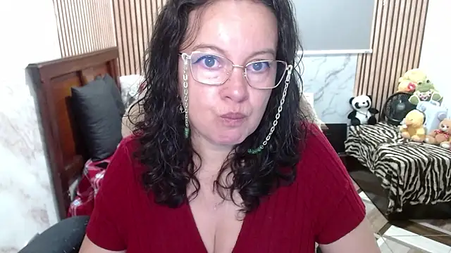 Snapshot of Sonialorens_ chatting on 04.24.26 Sonialorens online show from 04.24.26