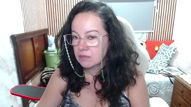 Snapshot of Sonialorens_ chatting on 05.08.26 Sonialorens online show from 05.08.26