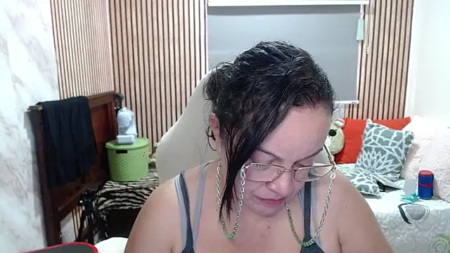 Snapshot of Sonialorens_ chatting on 05.12.26 Sonialorens online show from 05.12.26