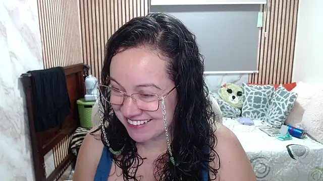 Snapshot of Sonialorens_ chatting on 05.13.26 Sonialorens online show from 05.13.26