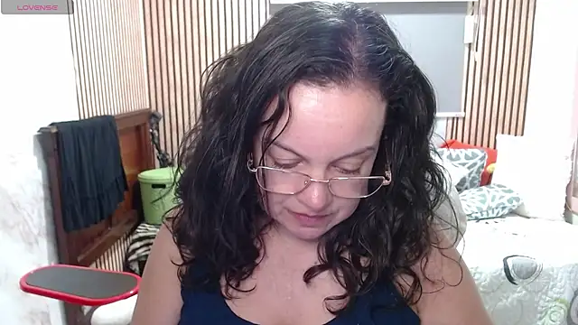 Snapshot of Sonialorens_ chatting on 05.18.26 Sonialorens online show from 05.18.26