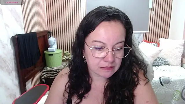 Snapshot of Sonialorens_ chatting on 05.19.26 Sonialorens online show from 05.19.26