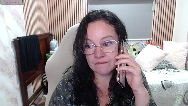 Snapshot of Sonialorens_ chatting on 05.21.26 Sonialorens online show from 05.21.26