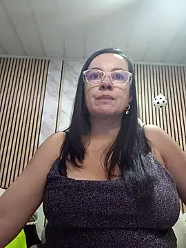 Snapshot of Sonialorens_ chatting on 06.27.26 Sonialorens online show from 06.27.26