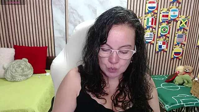 Snapshot of Sonialorens_ chatting on 07.16.26 Sonialorens online show from 07.16.26