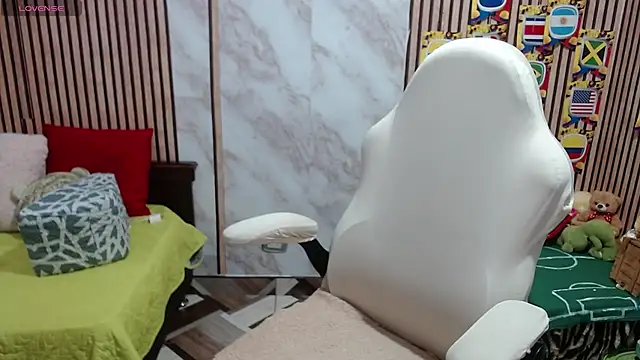 Snapshot of Sonialorens_ chatting on 07.18.26 Sonialorens online show from 07.18.26