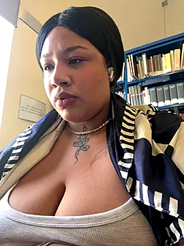 IamSashaLuv online show from 09.30.25