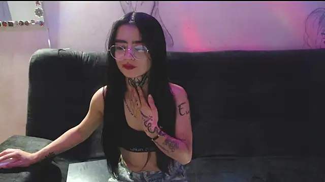 Snapshot of lorena_allison_ chatting on 03.19.25 lorena allison online show from 03.19.25