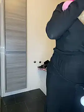 Lisavontease online show from 12.25.24